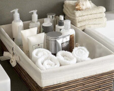 Косметика у ванній кімнаті