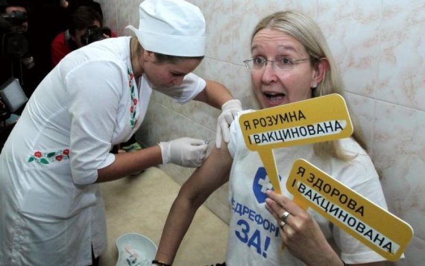 А Супрун себе что-то развенчивает: украинских детей бросили умирать без вакцин