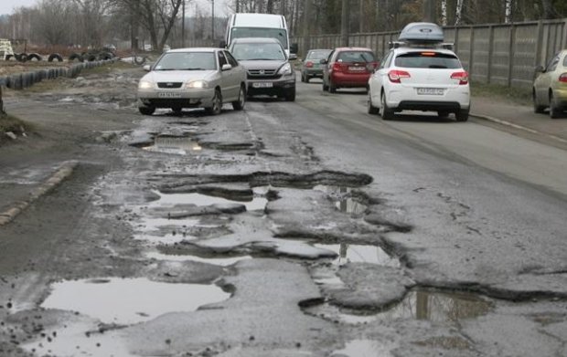 Копи показали найгіршу дорогу в Україні: найбільше ДТП, яма на ямі