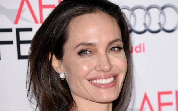 Джоли зажгла на премии в Лос-Анджелесе