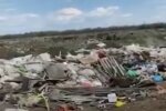 Франковчанина покарали лопатою за звалище під носом у сусідів