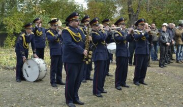 У столичній школі відкрили меморіальну дошку загиблому фанату "Динамо" (фото)