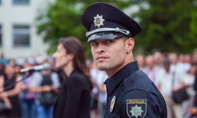 Как депутат с ног до головы обматерил патрульных (видео 18+)