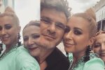 Тоня и Нина Матвиенко, и Арсен Мирзоян, фото: Instagram