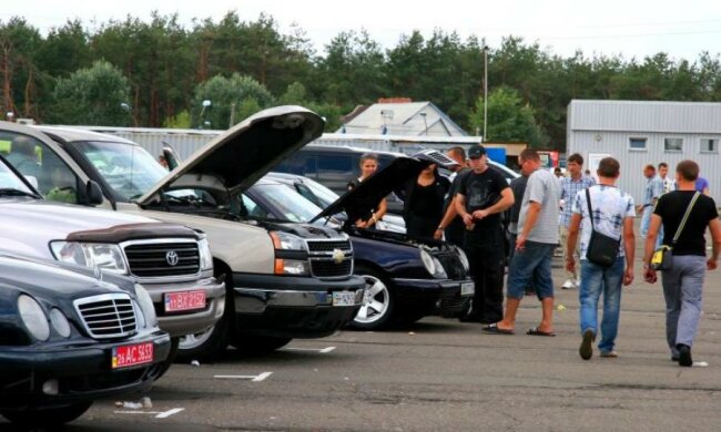 Автомобіль не розкіш: які марки обирають українці