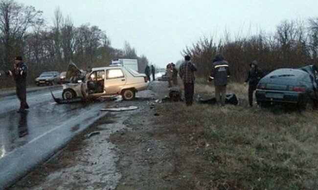 Три людини постраждали у ДТП під Донецьком  