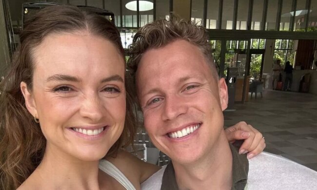 Лора Хеншоу с парнем, фото из соцсетей