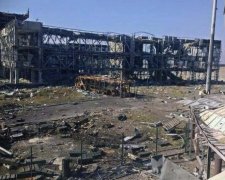 "Русскій мір" розтягує Донецький аеропорт на металобрухт