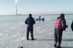 У Харкові пенсіонерка провалила лід, рибалки закинули вудки - відео екстриму