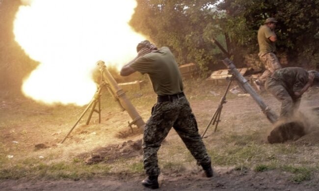 "Ввічливі люди" обстрілюють житлові квартали Донбасу