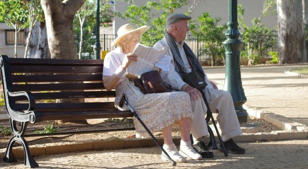Українцям пообіцяли велику надбавку до пенсії: хто опиниться серед щасливчиків