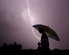 Блискавка убила двох українців в одну мить