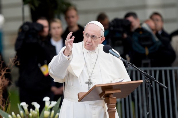 Папа Римский признался в мерзких грехах: монахинь загоняли в сексуальное рабство