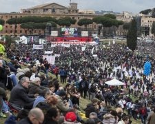  Тысячи итальянцев протестовали против гей-браков