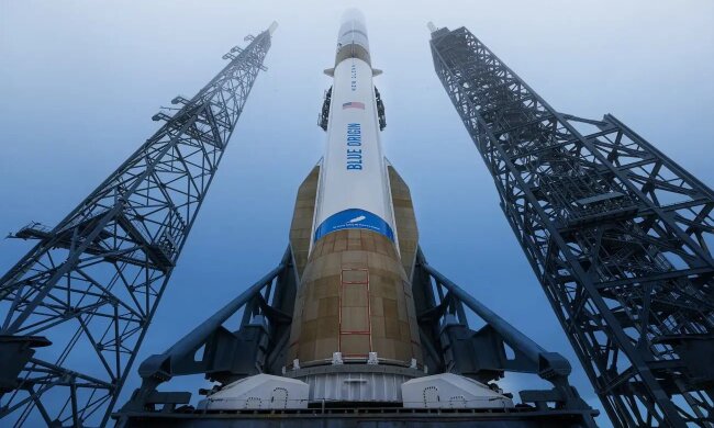 Вибух ракети New Glenn компанії Blue Origin під час випробувань на стартовому майданчику у Флориді