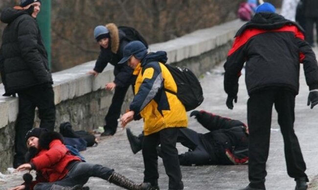 Квиток до лікарні: як вберегтися від травм на слизькій дорозі