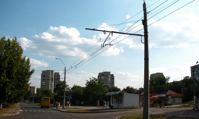 У Львові некерований байк влетів у легковик, кров і колеса по всій дорозі: подробиці фатальних секунд