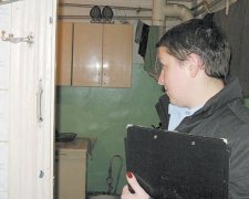 Комунальники влаштували рейд по квартирам боржників