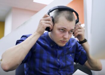 Наушники: источник: видео с YouTube