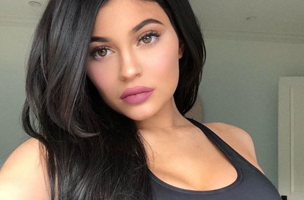 У морі сіна і гарбузів: Кайлі Дженнер показала перший Хеллоуїн доньки