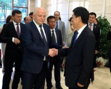 Раскупай по-дешевке: министр предложил китайцам скупать заводы Украины