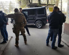 Торгували у відкриту, збували навіть дітям: на Прикарпатті схопили двох ескобарів