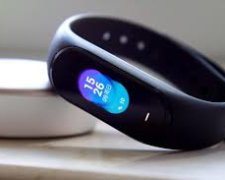 Xiaomi Mi Band 4 продають за 900 гривень: краще сядьте