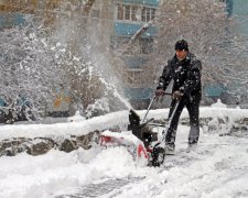 Не тільки Київ: Україна опинилася у сніговому полоні, приголомшливі фото і відео