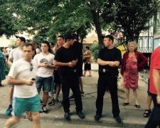 Запорізьких копів звинуватили в неадекватності (фото)