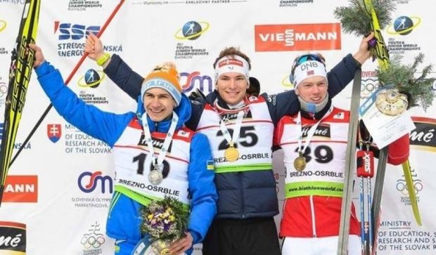 Украинский биатлонист завоевал серебро на юниорском чемпионате мира в Осрбли