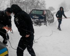 У полоні стихії: Укравтодор попередив водіїв про найстрашніше