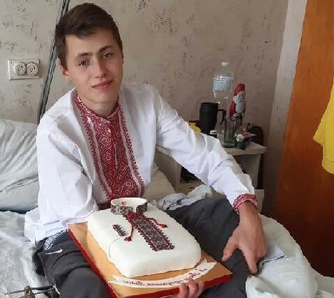 Во львовском госпитале раненных героев одели в вышиванки - настоящие орлы, с Украиной в сердце