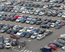 Паркувальники затримували евакуацію під час пожежі в ТЦ Києва