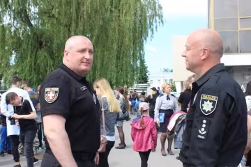 На Одещині в горе-батьків відібрали вісьмох дітей: не бачили їжі і спали, як звірі