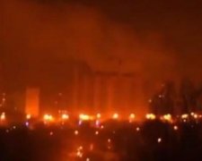 Мережу шокувало відео з палаючого Донецька