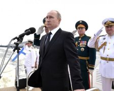 Клоун на свято: в мережі висміяли показову любов Путіна