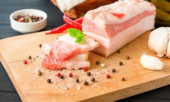 Традиційні українські "ласощі" творять справжнє диво з організмом, 5 корисних властивостей сала