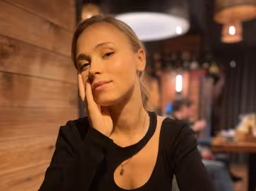 Анна Кошмал из сериала "Сваты" показала все тайны Жени и Федора Добронравова: "Еще немного"