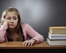 Просто сором: половина українців взагалі не читає книжок 