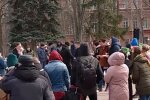 У Харкові "голі" і голодні студенти об'їлися млинців і хочуть спалити жінку