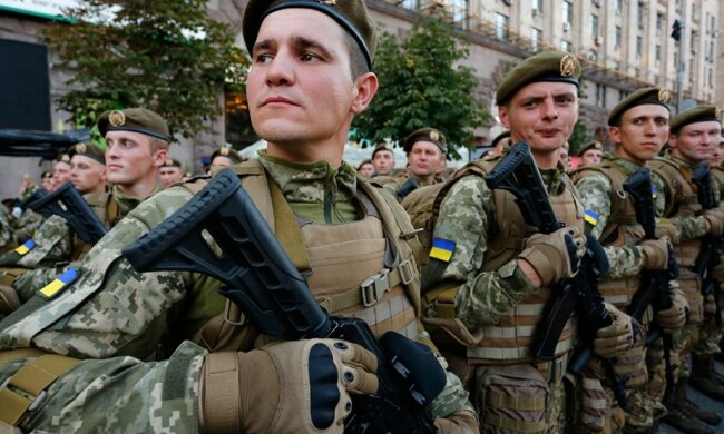 Зарплаты по 60 тыс: украинскую армию реформируют по примеру лучших войск США