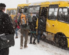 Відбивався однією рукою: банда гопників напала на київського маршрутника, все перетворилося на фільм жахів