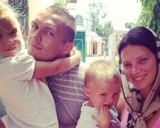 Олександр Усик з родиною, фото з сімейного архіву