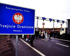 Українці можуть не повернутися додому на новорічні свята: на польському кордоні коїться щось недобре