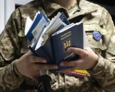 Безвиз не для всех: скольких украинцев завернули на границе