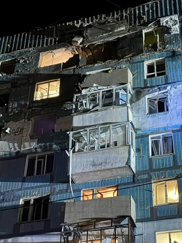 Наслідки удару БпЛА по багатоповерхівці у Дніпрі