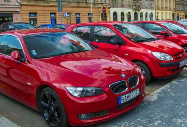 Українські авто в Чехії, скріншот: YouTube