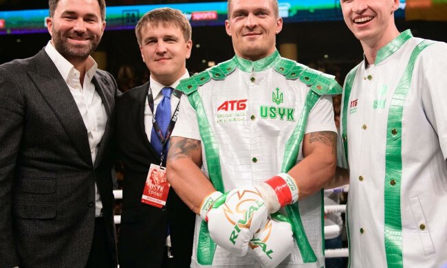 Усик підкорив українців виконанням гімну після перемоги над Візерспуном: відео