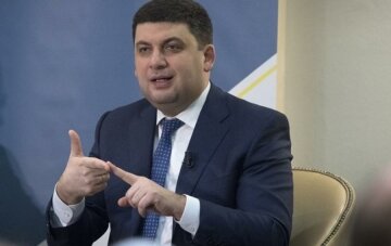 Блокада заганяє українські підприємства до агресора, - Гройсман