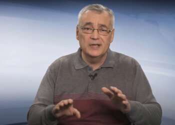 Скріншот до відео з каналу "Политика Наизнанку" в YouTube